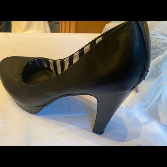Maurices high heel pump black size 8 1/2M - Picture 1 of 8